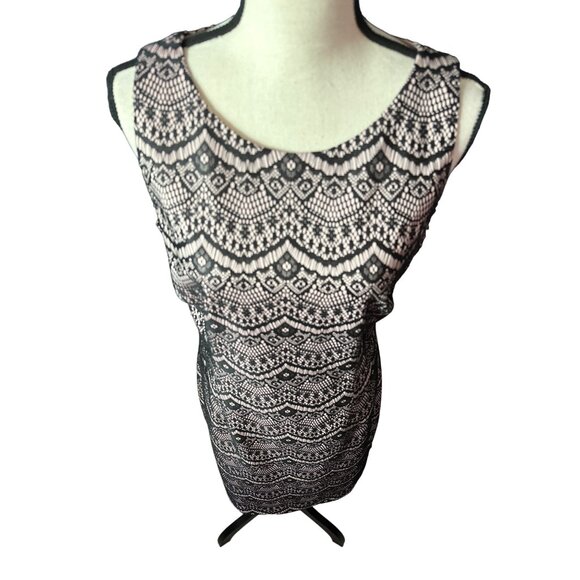 Jessica Simpson Dress Black Lace Bonded Nude Underlay Sleeveless Size 14 - Picture 3 of 7
